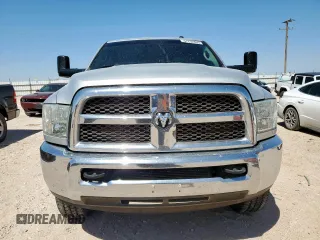 2018 Ram 2500 Tradesman z VIN 3C6UR5CL7JG148368, wystawiony jako Copart lot #57232865 z przebiegiem 225 023 mil mil oraz Czysty tytuł • Clean title. Historia ofert i sprzedaży dostępna na DreamBid. Obrazek 5.