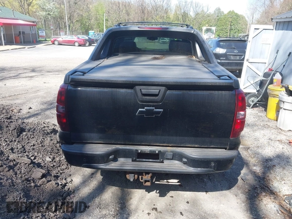 2011 Chevrolet Avalanche LS with VIN 3GNTKEE38BG141508, listed as a IAAI auction lot 42103252 with 107,997 mi miles and . Bid and sale history available at DreamBid. Image 17.