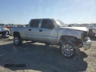 2005 GMC Sierra 2500HD SLE z VIN 1GTHK23205F973907, wystawiony jako Copart lot #57699575 z przebiegiem 229 412 mil mil oraz Szkoda całkowita • Salvage title. Historia ofert i sprzedaży dostępna na DreamBid. Obrazek 4.