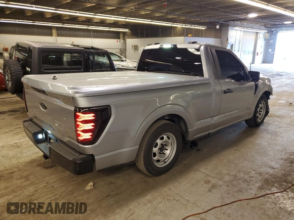 2022 Ford F-150 XL with VIN 1FTMF1C51NKF01004, listed as a Copart auction lot 51651204 with 10,625 mi miles and . Bid and sale history available at DreamBid. Image 3.