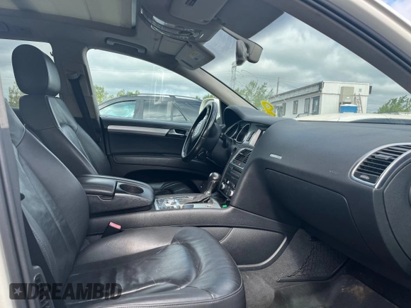 2008 Audi Q7 Premium Plus z VIN WA1EY74L78D028274, wystawiony jako Copart lot #77320954 z przebiegiem Nie podano mil oraz Czysty tytuł • Clean title. Historia ofert i sprzedaży dostępna na DreamBid. Obrazek 5.