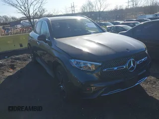 2025 Mercedes-Benz GLC with VIN W1NKM4HB9SF320775, listed as a IAAI auction lot 41863310 with 2,507 mi miles. Bid and sale history available at carsss.com. Image 1.