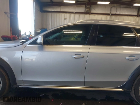 2013 Audi allroad A4 Premium Plus z VIN WA1UFAFL5DA210465, wystawiony jako IAAI lot #42207403 z przebiegiem 217 477 mil mil oraz . Historia ofert i sprzedaży dostępna na DreamBid. Obrazek 14.