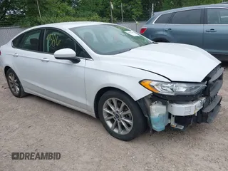 2017 Ford Fusion SE z VIN 3FA6P0H71HR413635, wystawiony jako IAAI lot #42507386 z przebiegiem 165 991 mil mil oraz . Historia ofert i sprzedaży dostępna na DreamBid. Obrazek 1.