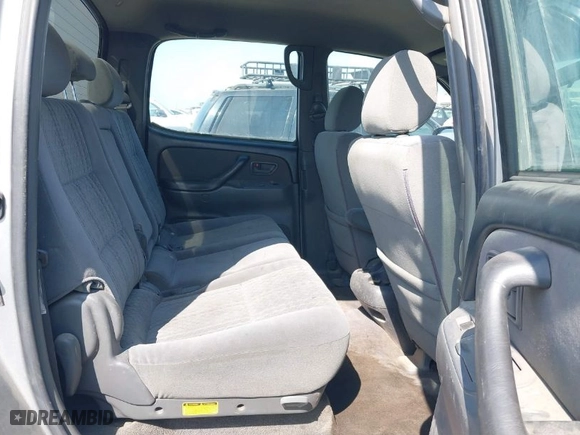 2005 Toyota Tundra SR5 with VIN 5TBET341X5S464119, listed as a IAAI auction lot 40121832 with 185,454 mi miles. Bid and sale history available at carsss.com. Image 8.