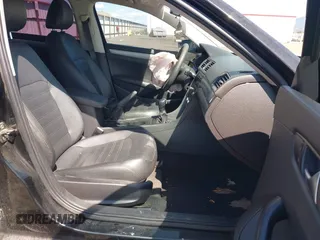2012 Volkswagen Passat S z VIN 1VWAP7A3XCC003957, wystawiony jako IAAI lot #42416235 z przebiegiem 126 078 mil mil oraz . Historia ofert i sprzedaży dostępna na DreamBid. Obrazek 5.