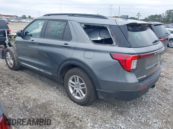 2025 Ford Explorer Active with VIN 1FMUK7DH5SGA22022, listed as a IAAI auction lot 41368923 with 3,142 mi miles. Bid and sale history available at carsss.com. Image 3.