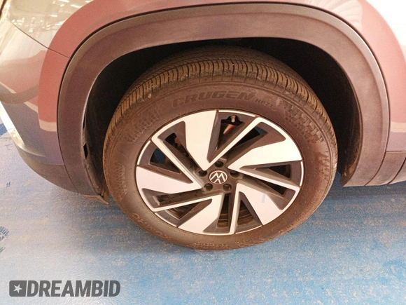 2024 Volkswagen Atlas SE with VIN 1V2HR2CA4RC567377, listed as a IAAI auction lot 42845567 with 16,658 mi miles and . Bid and sale history available at DreamBid. Image 7.