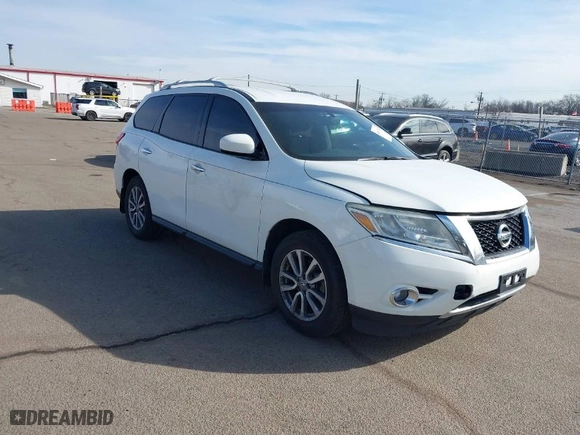 2015 Nissan Pathfinder Platinum with VIN 5N1AR2MM6FC656712, listed as a IAAI auction lot 41661724 with 164,013 mi miles. Bid and sale history available at carsss.com. Image 1.