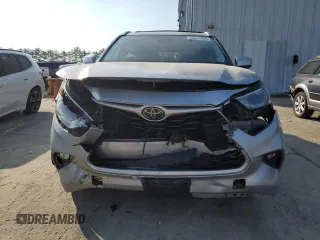 2021 Toyota Highlander XLE with VIN 5TDHZRBH6MS528368, listed as a Copart auction lot 59652945 with 102,712 mi miles and Salvage title. Bid and sale history available at DreamBid. Image 5.