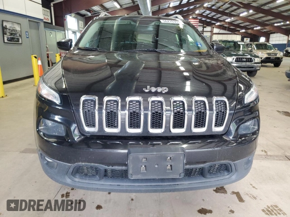 2015 Jeep Cherokee Latitude with VIN 1C4PJMCS6FW795643, listed as a Copart auction lot 56276355 with 152,208 mi miles and Clean Title. Bid and sale history available at DreamBid. Image 5.