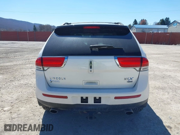 2015 Lincoln MKX with VIN 2LMDJ8JK5FBL28180, listed as a IAAI auction lot 41902983 with 112,790 mi miles. Bid and sale history available at carsss.com. Image 16.