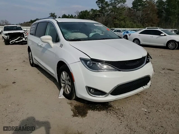 2019 Chrysler Pacifica Touring L with VIN 2C4RC1BG4KR537378, listed as a Copart auction lot 44048635 with 183,539 mi miles and Salvage Title. Bid and sale history available at carsss.com. Image 12.