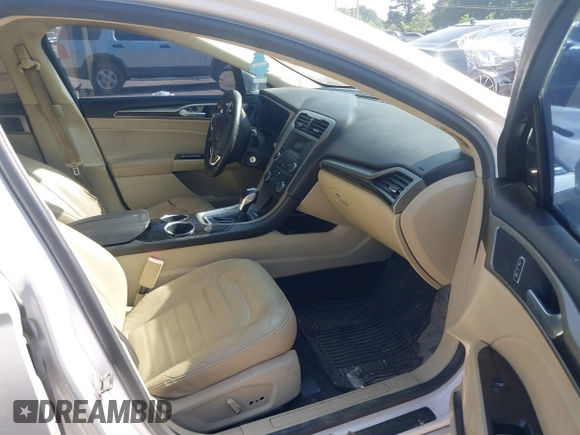 2013 Ford Fusion SE with VIN 3FA6P0HR0DR241772, listed as a IAAI auction lot 42485955 with 176,611 mi miles and . Bid and sale history available at DreamBid. Image 5.