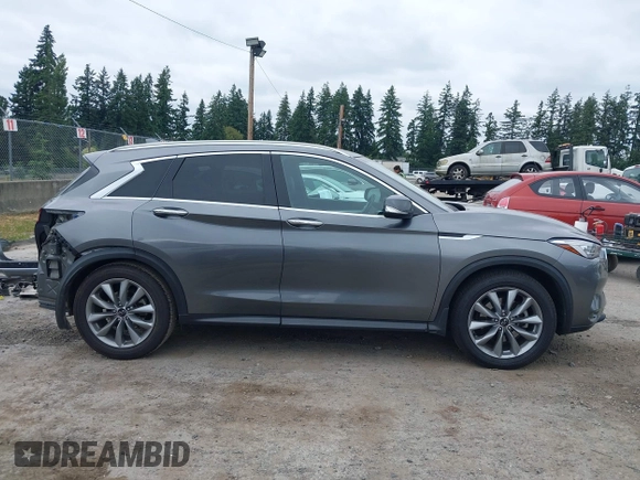 2020 Infiniti QX50 Luxe z VIN 3PCAJ5M1XLF117060, wystawiony jako IAAI lot #42500252 z przebiegiem 63 533 mil mil oraz . Historia ofert i sprzedaży dostępna na DreamBid. Obrazek 14.