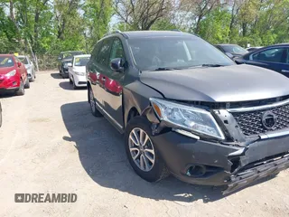 2014 Nissan Pathfinder SL with VIN 5N1AR2MM7EC644583, listed as a IAAI auction lot 42144978 with 152,761 mi miles. Bid and sale history available at carsss.com. Image 1.