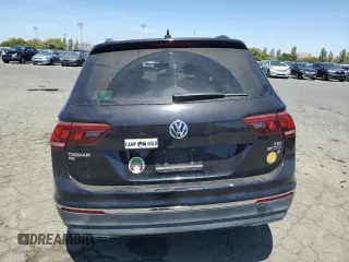 2018 Volkswagen Tiguan SEL z VIN 3VV2B7AX4JM153956, wystawiony jako Copart lot #61871675 z przebiegiem 84 252 mil mil oraz Szkoda całkowita • Salvage title. Historia ofert i sprzedaży dostępna na DreamBid. Obrazek 6.