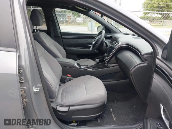 2023 Hyundai Santa Cruz SEL z VIN 5NTJCDAE6PH041342, wystawiony jako IAAI lot #42192227 z przebiegiem Nie podano mil oraz . Historia ofert i sprzedaży dostępna na DreamBid. Obrazek 5.