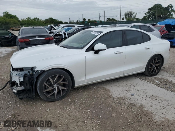 2020 Volvo S60 Momentum with VIN 7JR102FK1LG064974, listed as a Copart auction lot 57457794 with 32,520 mi miles and Salvage Title. Bid and sale history available at carsss.com. Image 1.