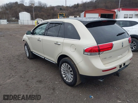 2014 Lincoln MKX with VIN 2LMDJ8JK1EBL13125, listed as a IAAI auction lot 41805340 with 100,078 mi miles. Bid and sale history available at carsss.com. Image 3.