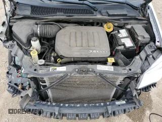 2014 Chrysler Town & Country Touring with VIN 2C4RC1BG1ER225720, listed as a Copart auction lot 58071165 with 104,502 mi miles and Salvage title. Bid and sale history available at DreamBid. Image 12.
