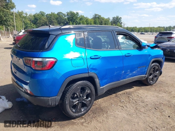 2018 Jeep Compass Latitude with VIN 3C4NJCBB7JT327275, listed as a IAAI auction lot 40176960 with 74,320 mi miles. Bid and sale history available at carsss.com. Image 4.