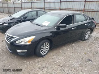 2015 Nissan Altima 2.5 with VIN 1N4AL3AP3FC176837, listed as a IAAI auction lot 41843408 with 185,466 mi miles. Bid and sale history available at carsss.com. Image 2.