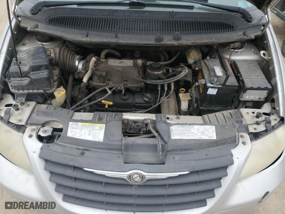 2006 Chrysler Town & Country SWB with VIN 1A4GP45RX6B547082, listed as a Copart auction lot 47553285 with 310,268 mi miles and Salvage Title. Bid and sale history available at carsss.com. Image 12.