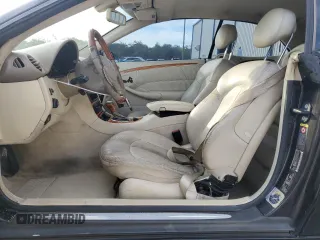 2004 Mercedes-Benz CLK 500 z VIN WDBTK75G74T015491, wystawiony jako Copart lot #43180655 z przebiegiem 161 213 mil mil oraz Szkoda całkowita • Salvage title. Historia ofert i sprzedaży dostępna na DreamBid. Obrazek 7.