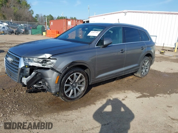 2017 Audi Q7 Premium Plus with VIN WA1LAAF71HD025850, listed as a IAAI auction lot 41567701 with 92,294 mi miles. Bid and sale history available at carsss.com. Image 2.