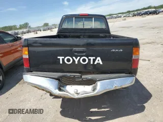1996 Toyota Tacoma z VIN 4TAWM72N5TZ191278, wystawiony jako Copart lot #57338965 z przebiegiem 233 749 mil mil oraz Szkoda całkowita • Salvage title. Historia ofert i sprzedaży dostępna na DreamBid. Obrazek 6.
