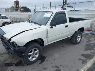 1992 Toyota Pickup z VIN 4TARN81A0NZ008256, wystawiony jako IAAI lot #41766264 z przebiegiem 278 220 mil mil oraz . Historia ofert i sprzedaży dostępna na DreamBid. Obrazek 18.