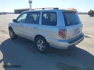 2008 Honda Pilot SE with VIN 5FNYF28398B002015, listed as a IAAI auction lot 41808545 with 286,622 mi miles. Bid and sale history available at carsss.com. Image 3.