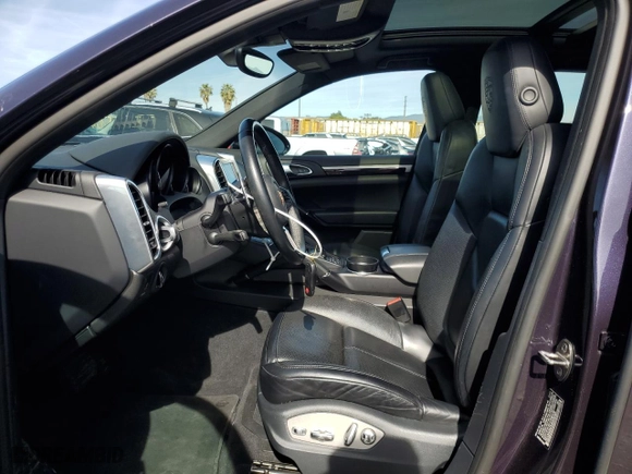 2018 Porsche Cayenne with VIN WP1AA2A24JKA06465, listed as a Copart auction lot 45669485 with 44,302 mi miles and Salvage Title. Bid and sale history available at carsss.com. Image 7.