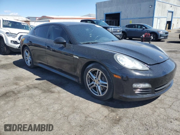 2012 Porsche Panamera z VIN WP0AA2A73CL071401, wystawiony jako Copart lot #49864355 z przebiegiem 95 142 mil mil oraz Czysty tytuł • Clean title. Historia ofert i sprzedaży dostępna na DreamBid. Obrazek 4.