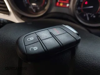 2018 Dodge Journey SXT with VIN 3C4PDDBGXJT469945, listed as a IAAI auction lot 42266310 with 121,871 mi miles and . Bid and sale history available at DreamBid. Image 11.