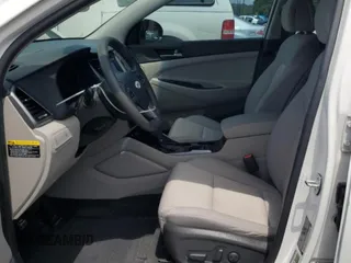 2017 Hyundai Tucson Sport z VIN KM8J33A20HU501435, wystawiony jako Copart lot #58805485 z przebiegiem 54 289 mil mil oraz Tytuł czysty. Historia ofert i sprzedaży dostępna na DreamBid. Obrazek 7.