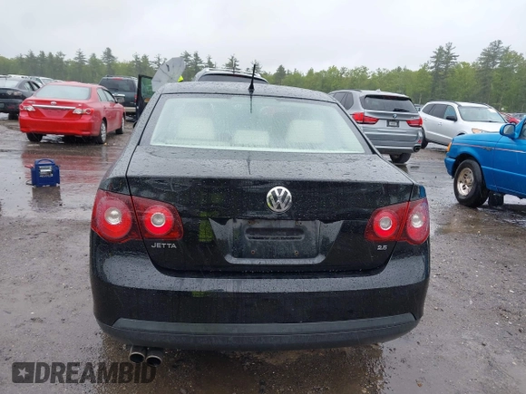 2010 Volkswagen Jetta Limited Edition with VIN 3VWRZ7AJXAM161335, listed as a IAAI auction lot 42326387 with 111,967 mi miles and . Bid and sale history available at DreamBid. Image 18.