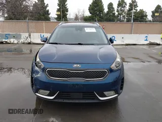 2017 Kia Niro Touring Launch Edition with VIN KNDCC3LC2H5048657, listed as a IAAI auction lot 41736127 with 190,828 mi miles. Bid and sale history available at carsss.com. Image 12.
