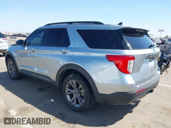 2022 Ford Explorer XLT with VIN 1FMSK8DH4NGC48733, listed as a IAAI auction lot 41884548 with 62,081 mi miles. Bid and sale history available at carsss.com. Image 3.