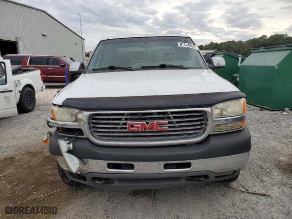 2002 GMC Sierra 2500HD SLE with VIN 1GTHK23172F105440, listed as a Copart auction lot 81404564 with 325,464 mi miles and Non Repairable. Bid and sale history available at carsss.com. Image 5.