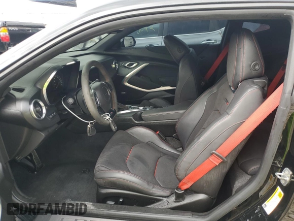 2018 Chevrolet Camaro ZL1 z VIN 1G1FK1R66J0136757, wystawiony jako Copart lot #71070224 z przebiegiem 7760 mil mil oraz Tytuł czysty. Historia ofert i sprzedaży dostępna na DreamBid. Obrazek 7.