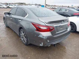2018 Nissan Altima 2.5 SL with VIN 1N4AL3AP7JC184397, listed as a IAAI auction lot 41333050 with 110,206 mi miles. Bid and sale history available at carsss.com. Image 3.