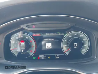 2021 Audi Q8 Prestige z VIN WA1FVAF18MD025027, wystawiony jako IAAI lot #41967700 z przebiegiem 32 992 mil mil oraz . Historia ofert i sprzedaży dostępna na DreamBid. Obrazek 7.