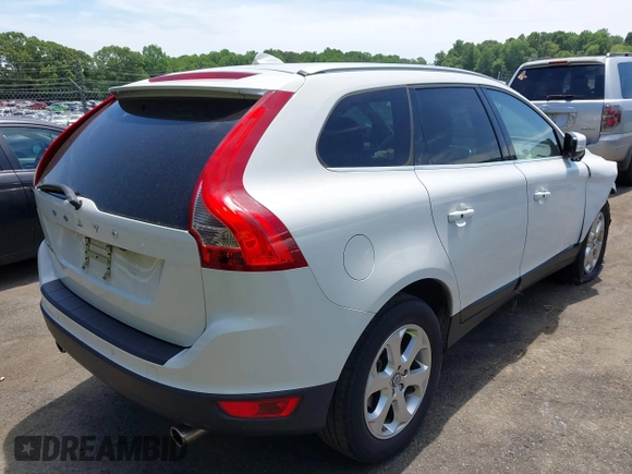 2013 Volvo XC60 3.2L z VIN YV4952DL7D2429586, wystawiony jako IAAI lot #42299502 z przebiegiem 101 249 mil mil oraz . Historia ofert i sprzedaży dostępna na DreamBid. Obrazek 4.
