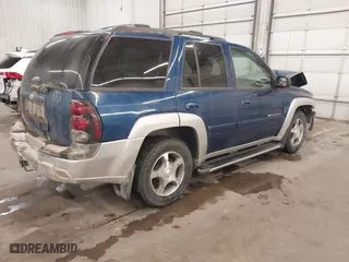 2005 Chevrolet TrailBlazer LT with VIN 1GNDT13S052136871, listed as a IAAI auction lot 41644035 with 174,070 mi miles. Bid and sale history available at carsss.com. Image 4.