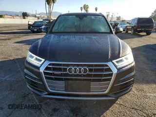 2019 Audi Q5 Premium Plus with VIN WA1BNAFY3K2137464, listed as a Copart auction lot 70024962 with 27,468 mi miles. Bid and sale history available at carsss.com. Image 5.