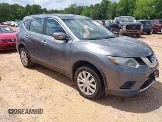 2015 Nissan Rogue SV z VIN 5N1AT2MV4FC855848, wystawiony jako IAAI lot #42226345 z przebiegiem 149 359 mil mil oraz . Historia ofert i sprzedaży dostępna na DreamBid. Obrazek 1.