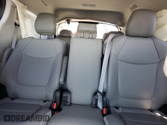 2022 Toyota Sienna XLE with VIN 5TDYRKEC8NS130037, listed as a Copart auction lot 85440074 with 31,357 mi miles and Salvage Title. Bid and sale history available at carsss.com. Image 10.