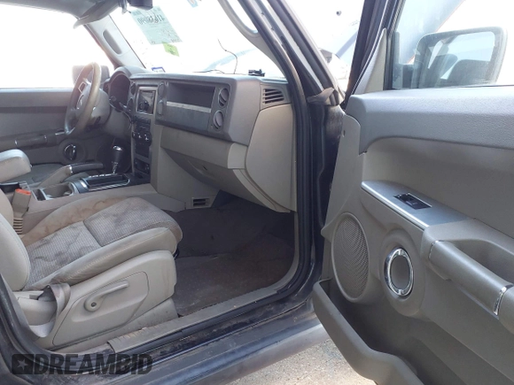 2010 Jeep Commander Sport z VIN 1J4RH4GK9AC147040, wystawiony jako IAAI lot #41638090 z przebiegiem 89 212 mil mil oraz . Historia ofert i sprzedaży dostępna na DreamBid. Obrazek 5.